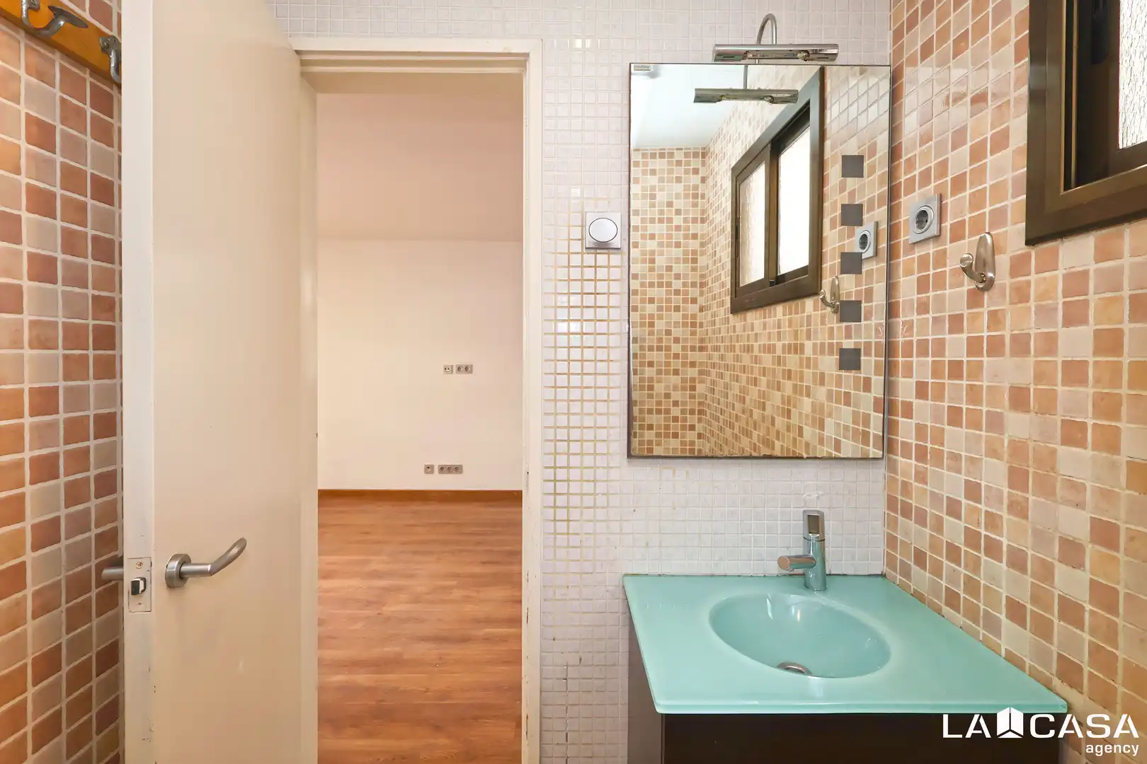 Bathroom of Attic for sale in L'Hospitalet de Llobregat  with Balcony