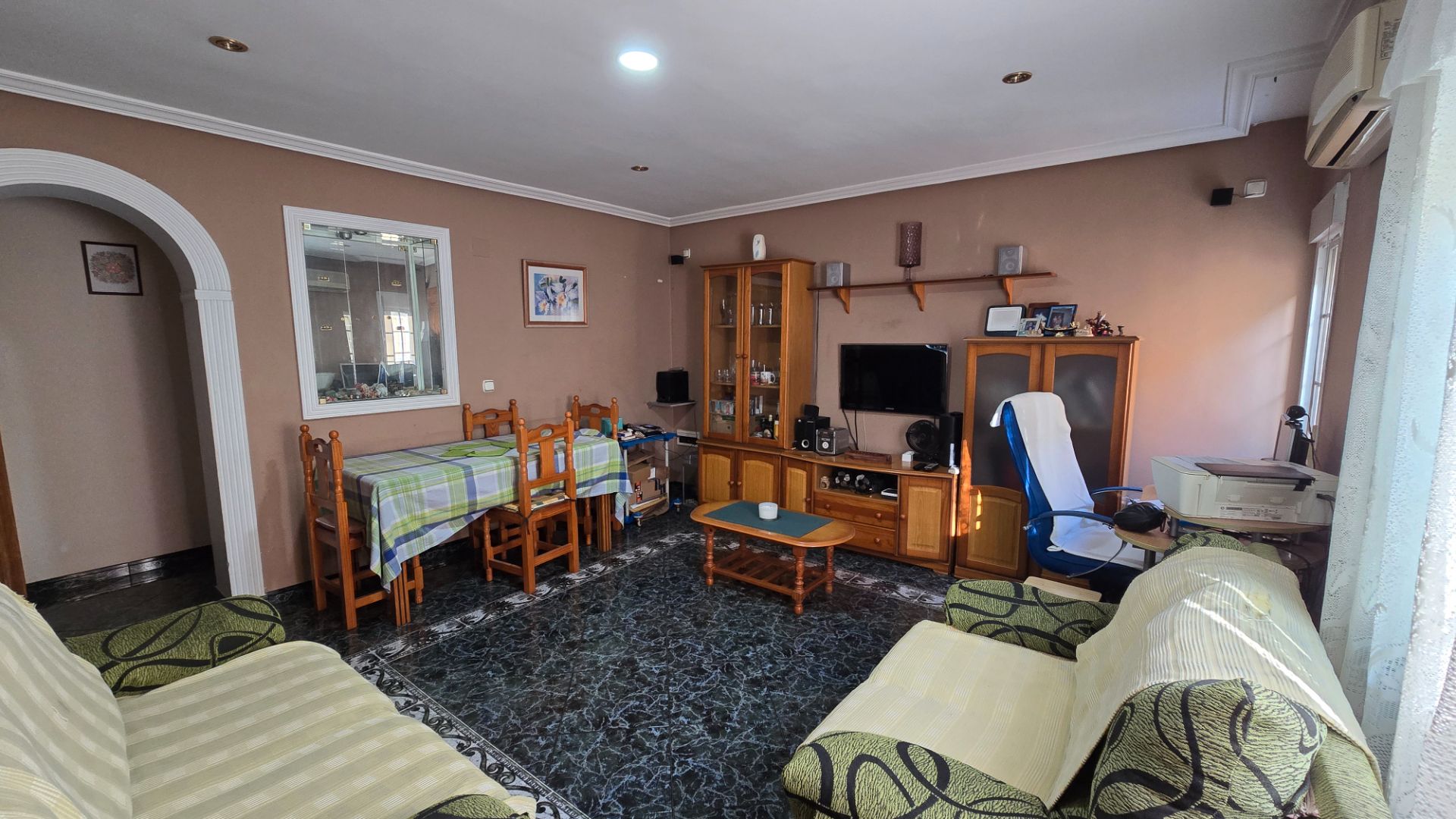 Living room of Flat for sale in  Almería Capital  with Air Conditioner, Furnished and Oven