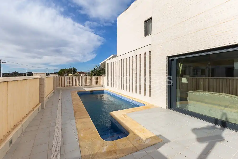 Swimming pool of Houses for sale in Cullera  with Air Conditioner, Heating and Terrace