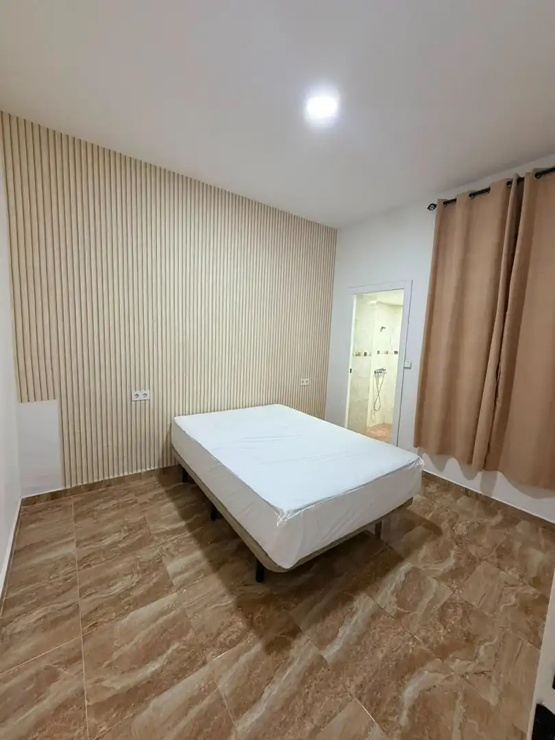 Habitación de Planta baja de alquiler en Alicante / Alacant con Aire acondicionado, Calefacción y Amueblado