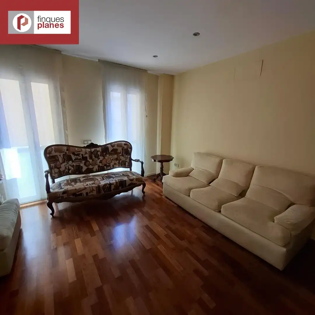 Sala de estar de Oficina en venta en La Seu d'Urgell con Calefacción y Trastero