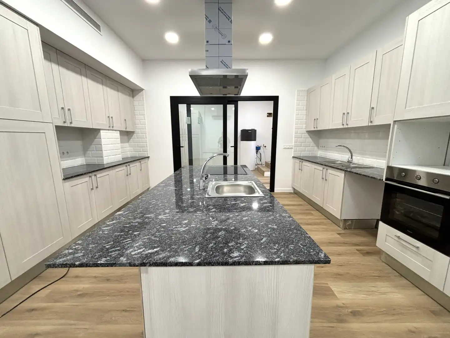 Kitchen of Flat for sale in Girona  with Air Conditioner, Heating and Parquet flooring