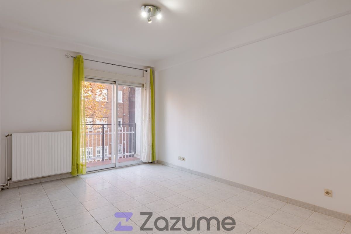 Dormitori de Pis de lloguer en  Madrid Capital amb Aire condicionat, Calefacció i Terrassa