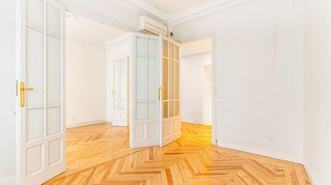 Foto 5 de Piso en venta en Universidad - Malasaña, Madrid Capital