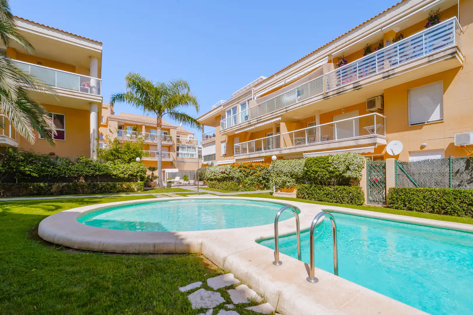 Apartments for rent in Carrer Venecia, 28, Montañar - El Arenal