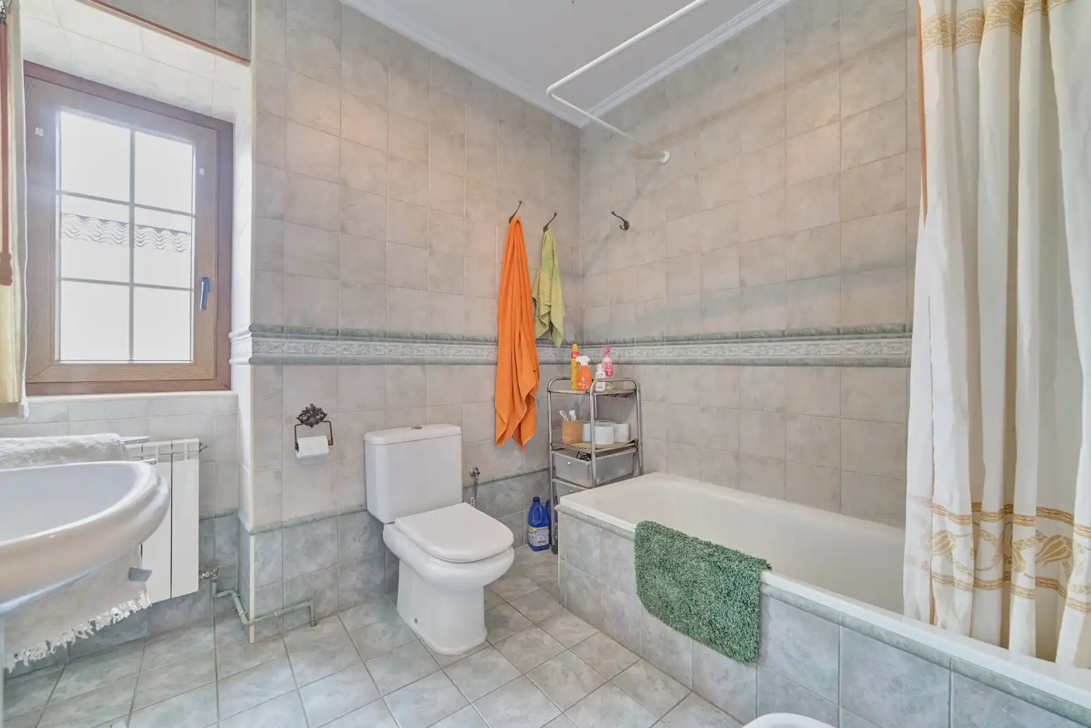 Bathroom of Houses for sale in Leoz / Leotz  with Heating and Private garden
