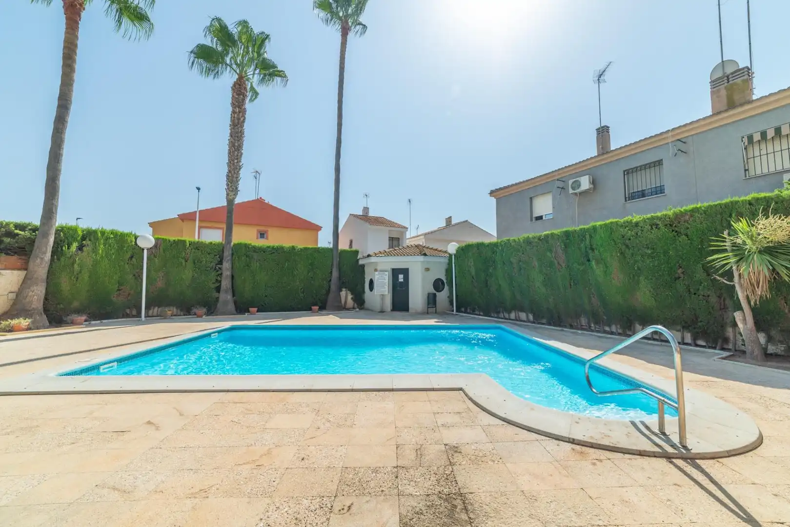 Baixos amb piscina en venda a Calle de las Camelias, imagen 4