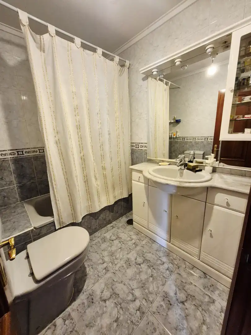Bathroom of Flat for sale in Avilés  with Heating, Parquet flooring and Storage room