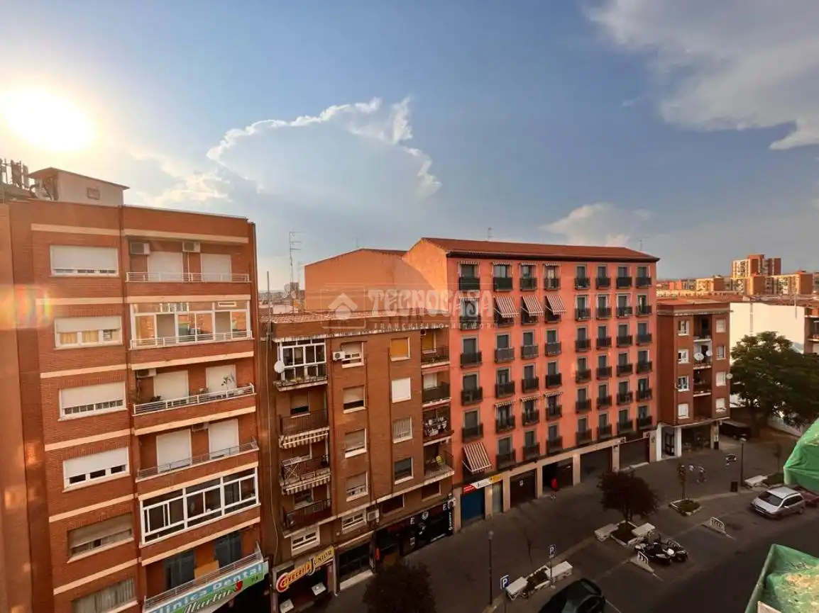 Vista exterior de Piso en venta en Talavera de la Reina con Aire acondicionado, Balcón y Alarma