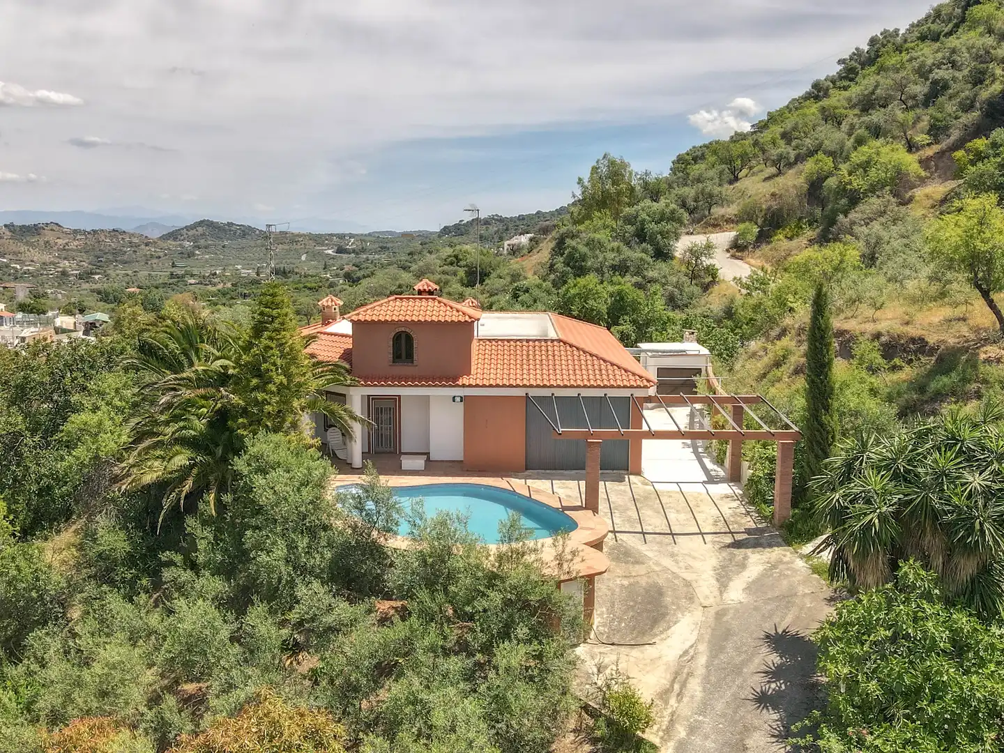 Exterior view of Houses for sale in Monda  with Air Conditioner, Private garden and Storage room
