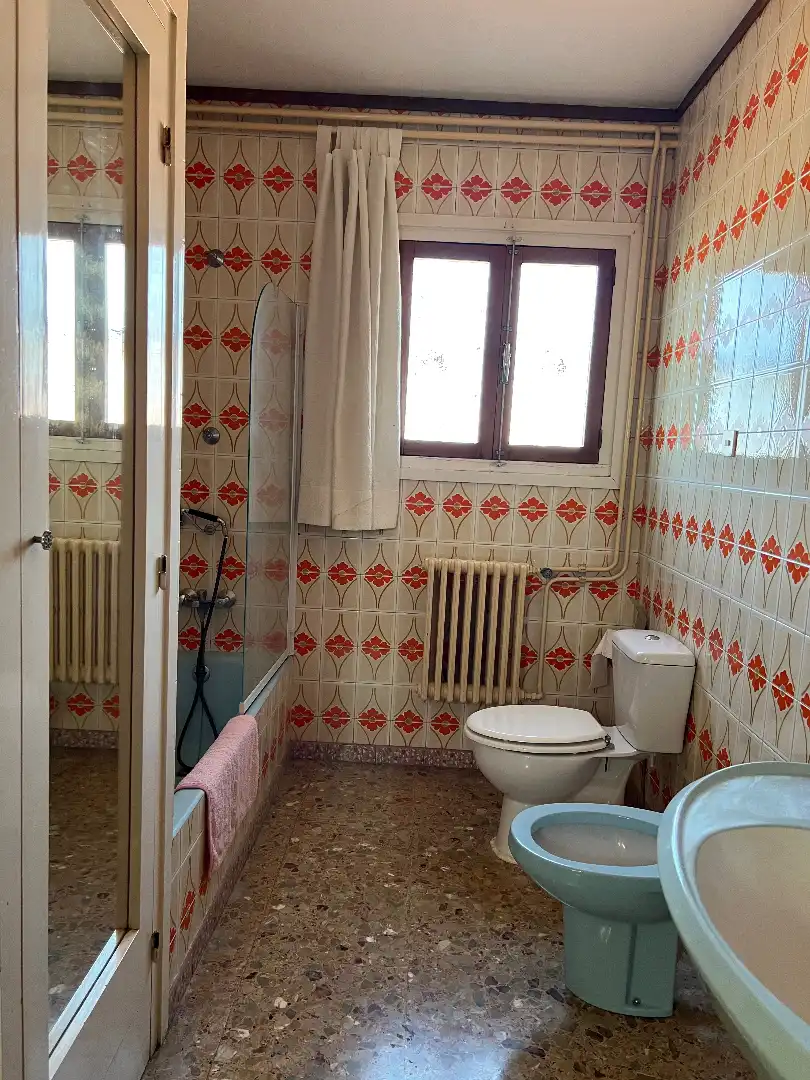 Bany de Casa o xalet en venda en Mataró amb Aire condicionat, Jardí privat i Terrassa