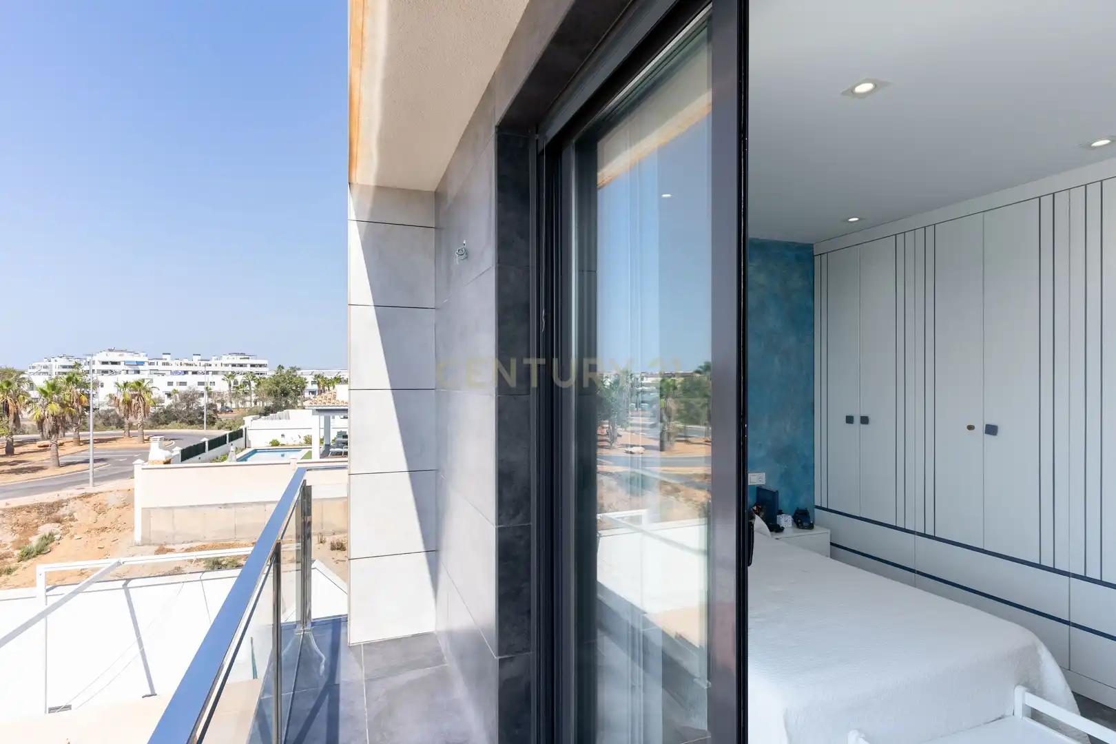 Terrassa de Casa o xalet en venda en El Ejido amb Aire condicionat, Jardí privat i Traster