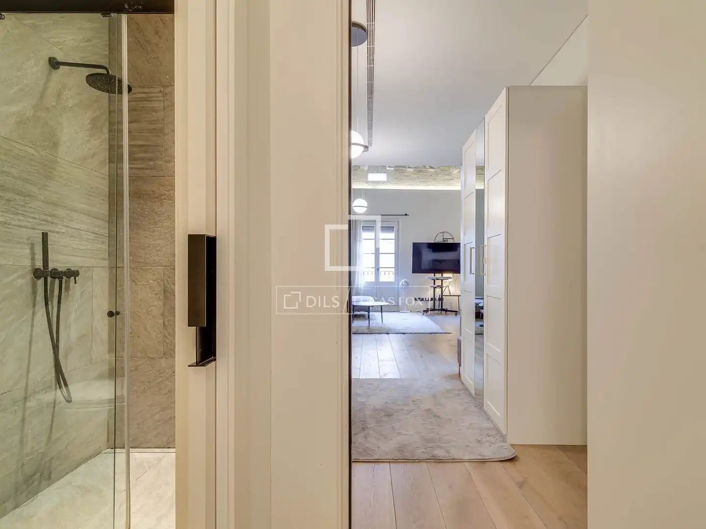 Flat for sale in Barcelona  with Air Conditioner, Heating and Furnished
