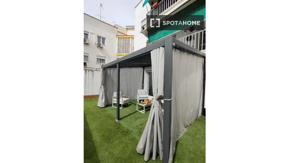 Habitació a La Calzada - La Florida