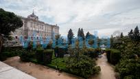 Jardí de Pis en venda en  Madrid Capital amb Aire condicionat, Calefacció i Moblat