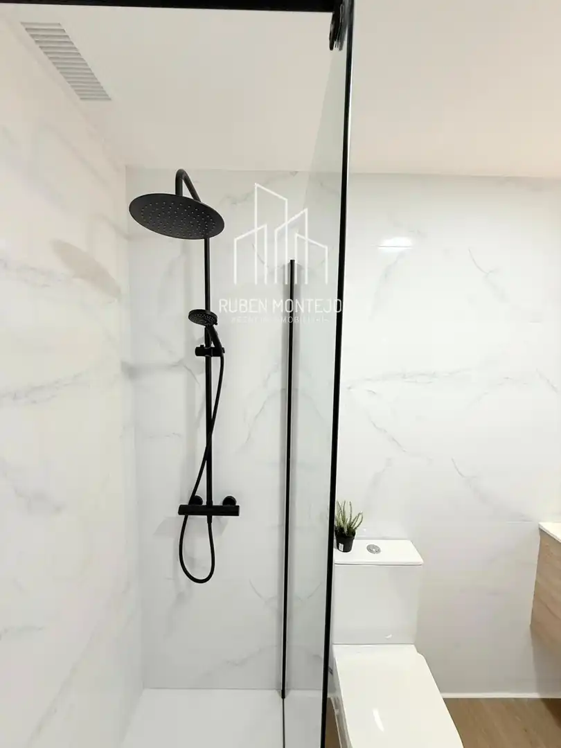 Baño de Dúplex en venta en Villamayor con Calefacción, Terraza y Balcón
