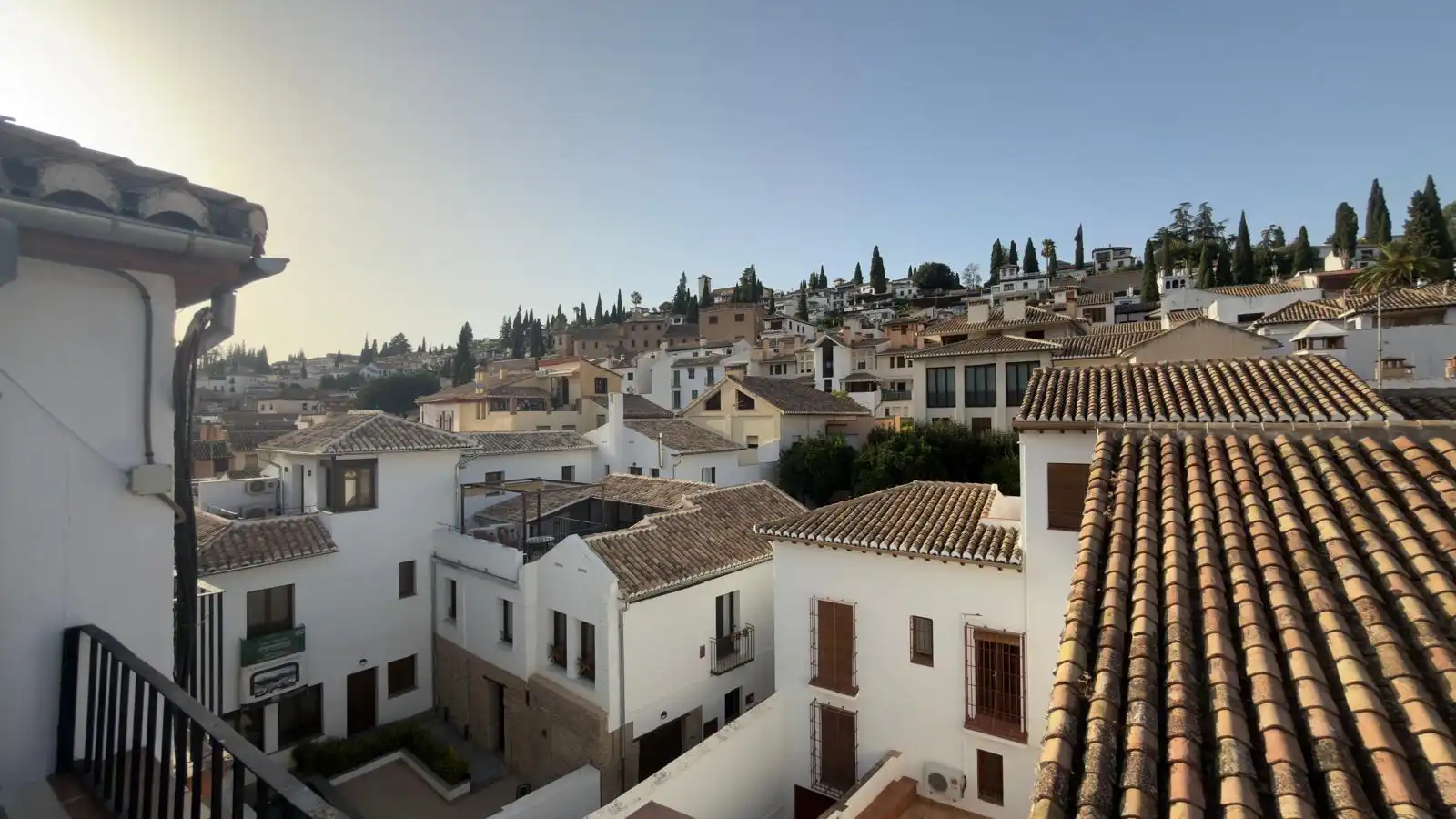 Außenansicht von Wohnung zur Miete in Granada mit Heizung und Möbliert