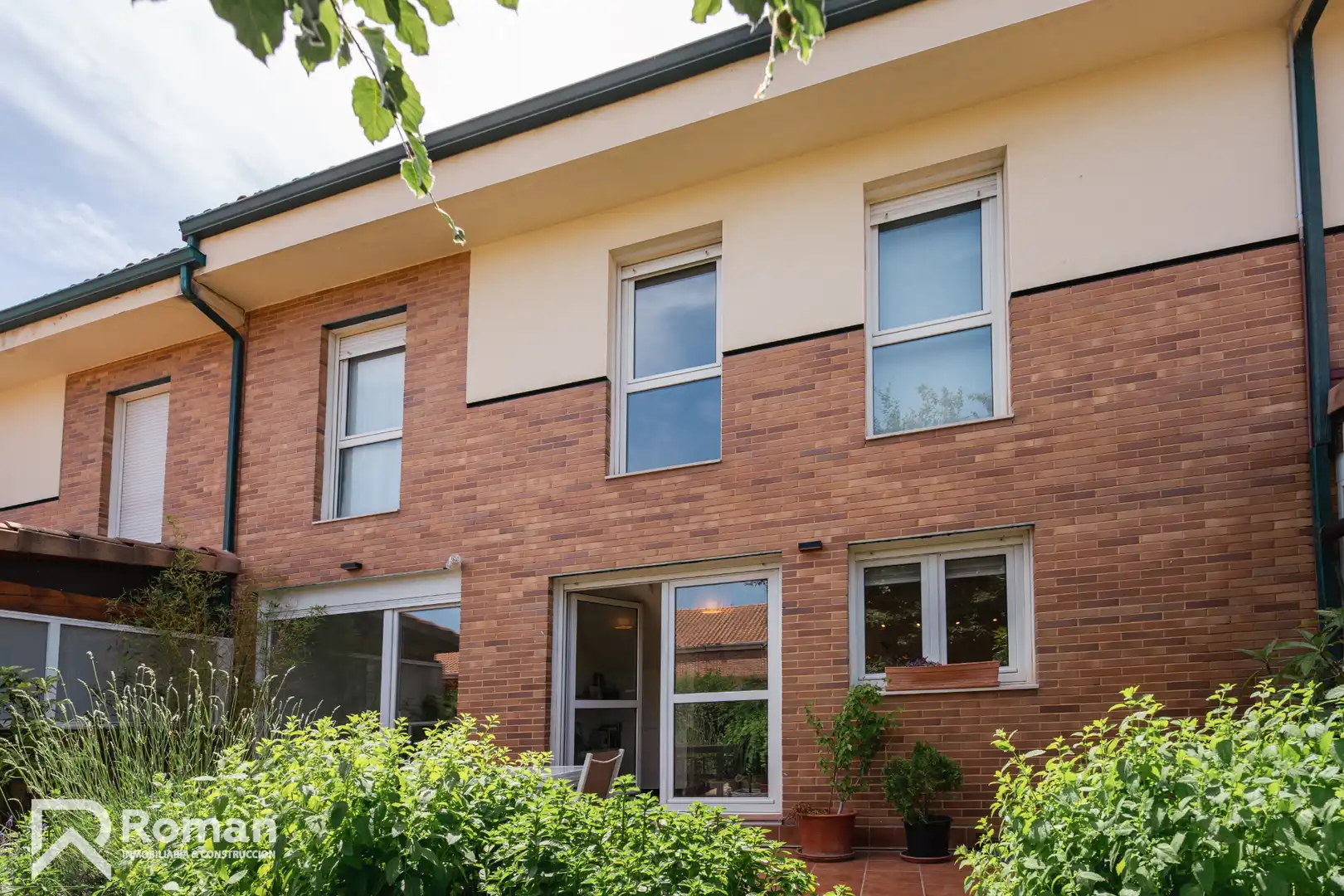 Vista exterior de Casa adosada en venta en Ezcabarte con Calefacción, Parquet y Terraza