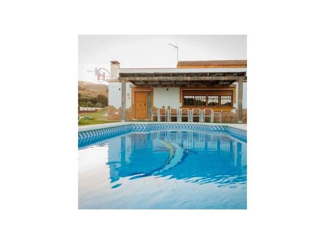 Casa-chalet en Venta en Diseminados Poligono 5 en El Romeral - Peñón de Zapata