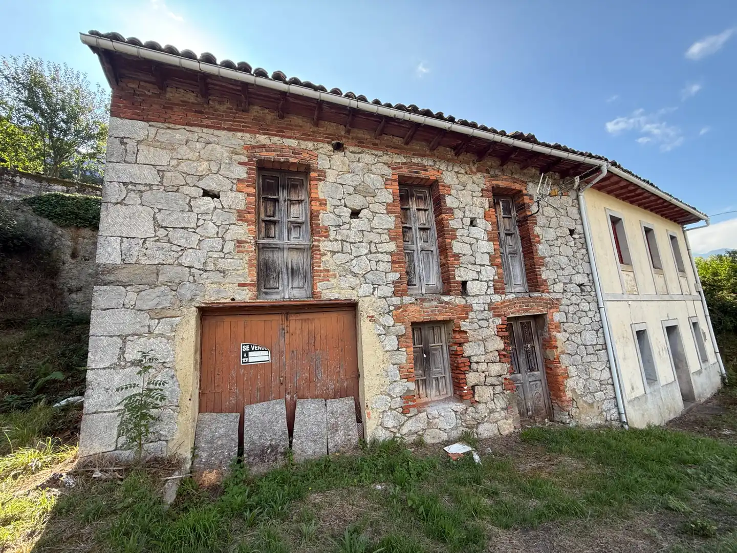 Vista exterior de Casa o xalet en venda en Lena