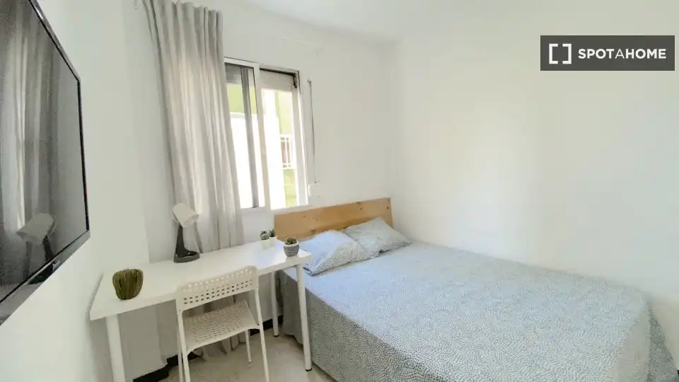 Bedroom of Flat for rent in Sevilla  with Air Conditioner, Heating and Furnished