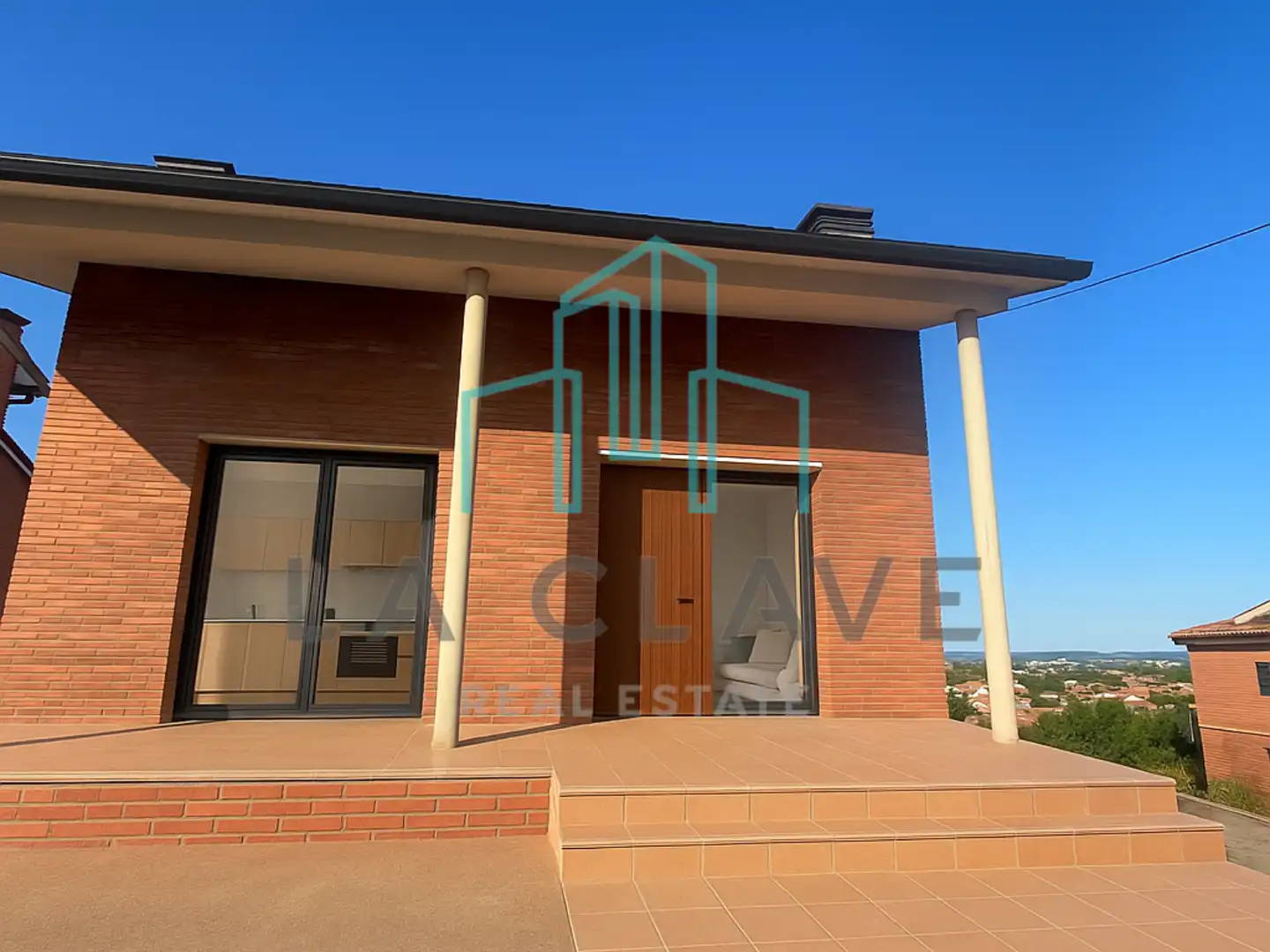 House with terrace for sale in Carrer del Priorat