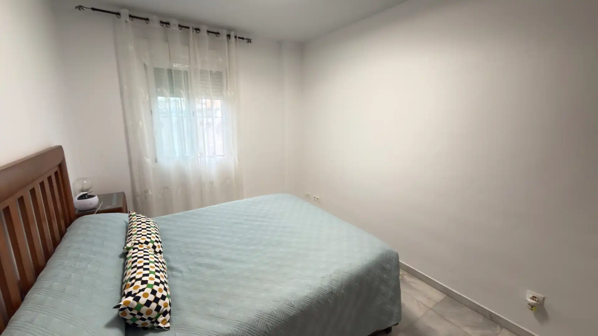 Habitación de Piso en venta en Vélez-Málaga con Aire acondicionado, Terraza y Amueblado