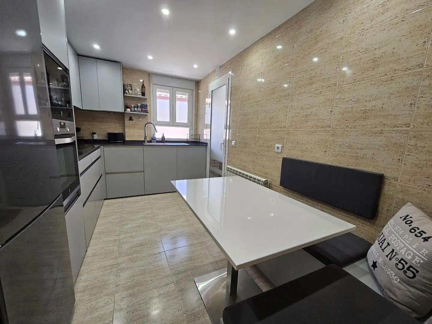 Kitchen of Flat for sale in Villanueva de la Cañada  with Air Conditioner and Heating