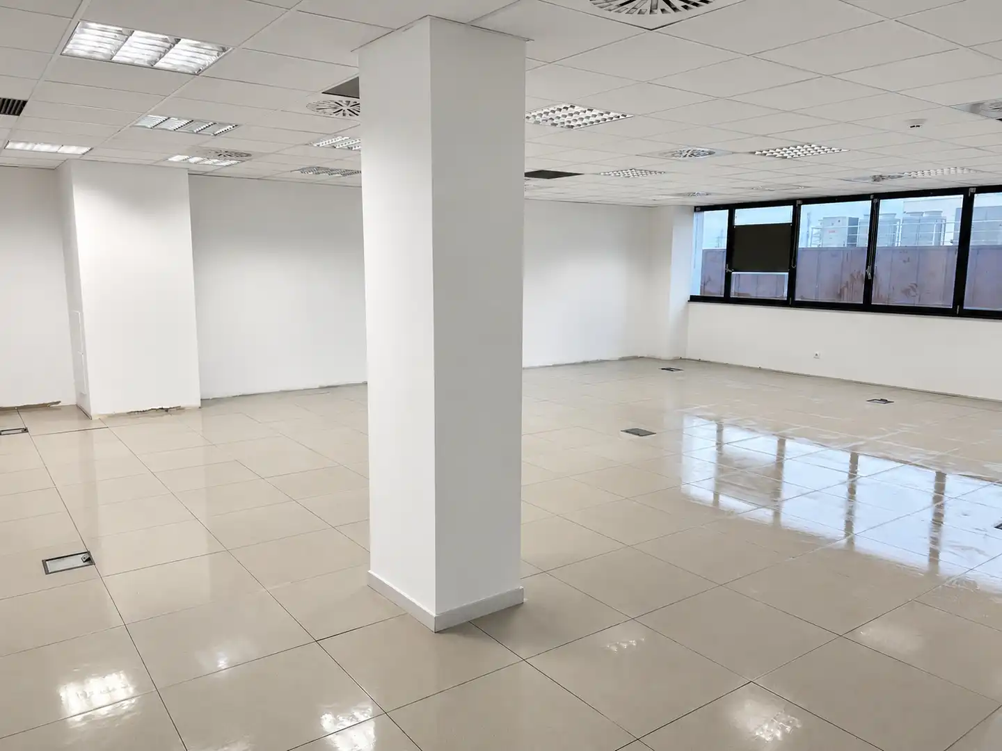 Office space with lift to rent in Polígono Parque Empresarial la Muga 11, imagen 12