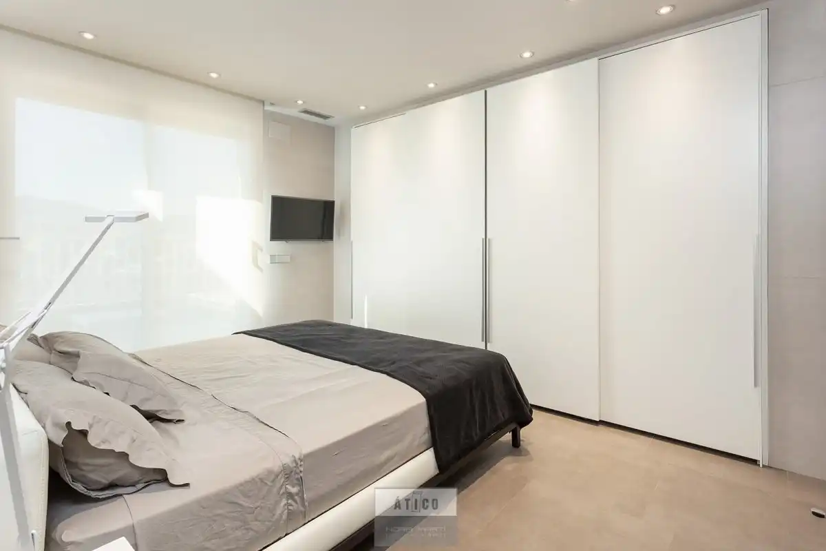 Schlafzimmer von Dachboden zum Verkauf in Barcelona mit Klimaanlage, Heizung und Terrasse