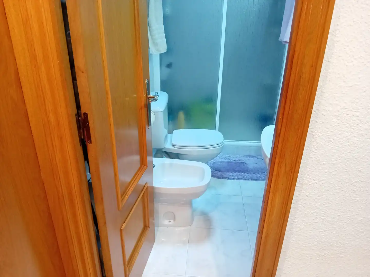 Baño de Local en venta en Salt con Calefacción, Terraza y Amueblado