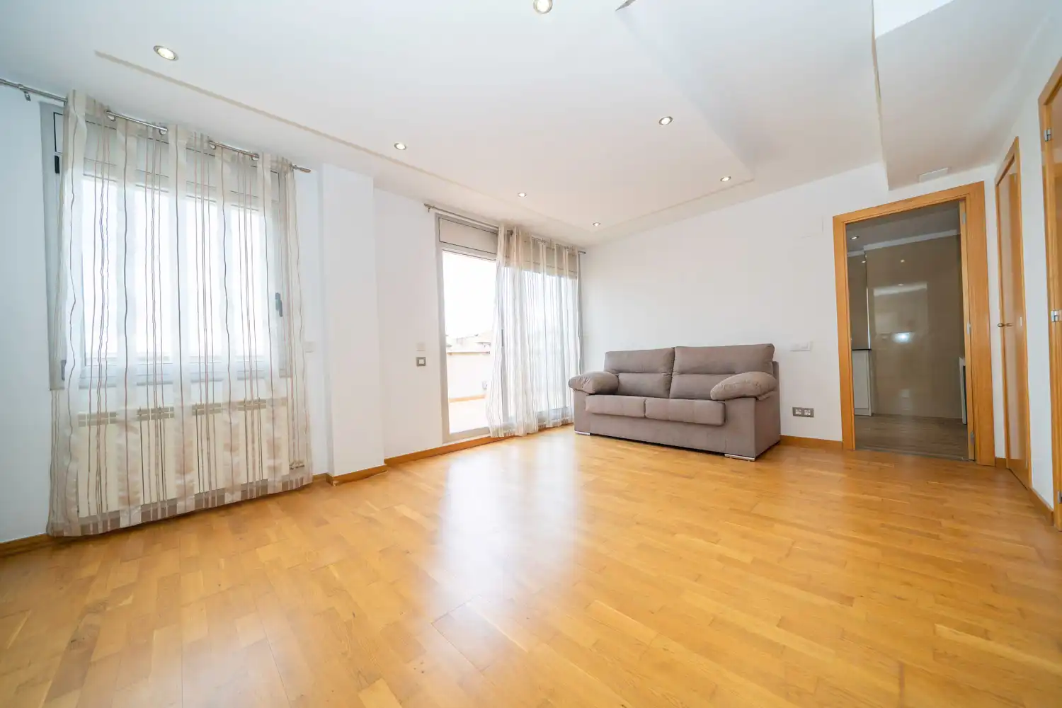 Sala d'estar de Àtic en venda en Figueres amb Aire condicionat, Calefacció i Terrassa