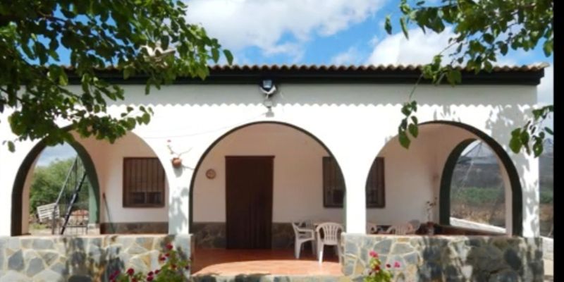 Außenansicht von Country house zum verkauf in La Puebla de los Infantes mit Privatgarten und Terrasse