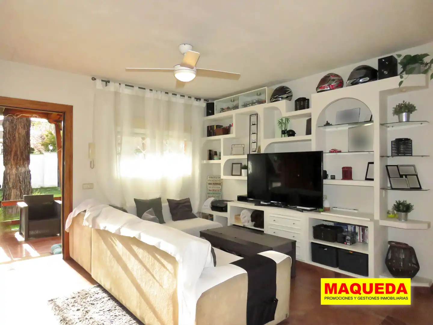 Living room of Houses for sale in Majadahonda  with Heating, Private garden and Swimming Pool
