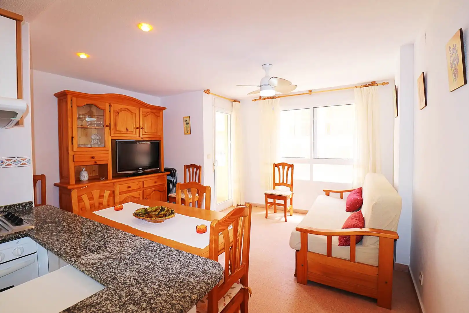 Living room of Flat for rent in Guardamar del Segura  with Terrace, Furnished and Oven