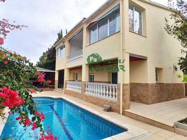 Casa amb piscina en venda a Roca Grossa