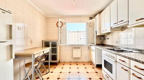 Photo 3 of Flat for sale in Calle Reyes Católicos, El Anglo, Araba - Álava