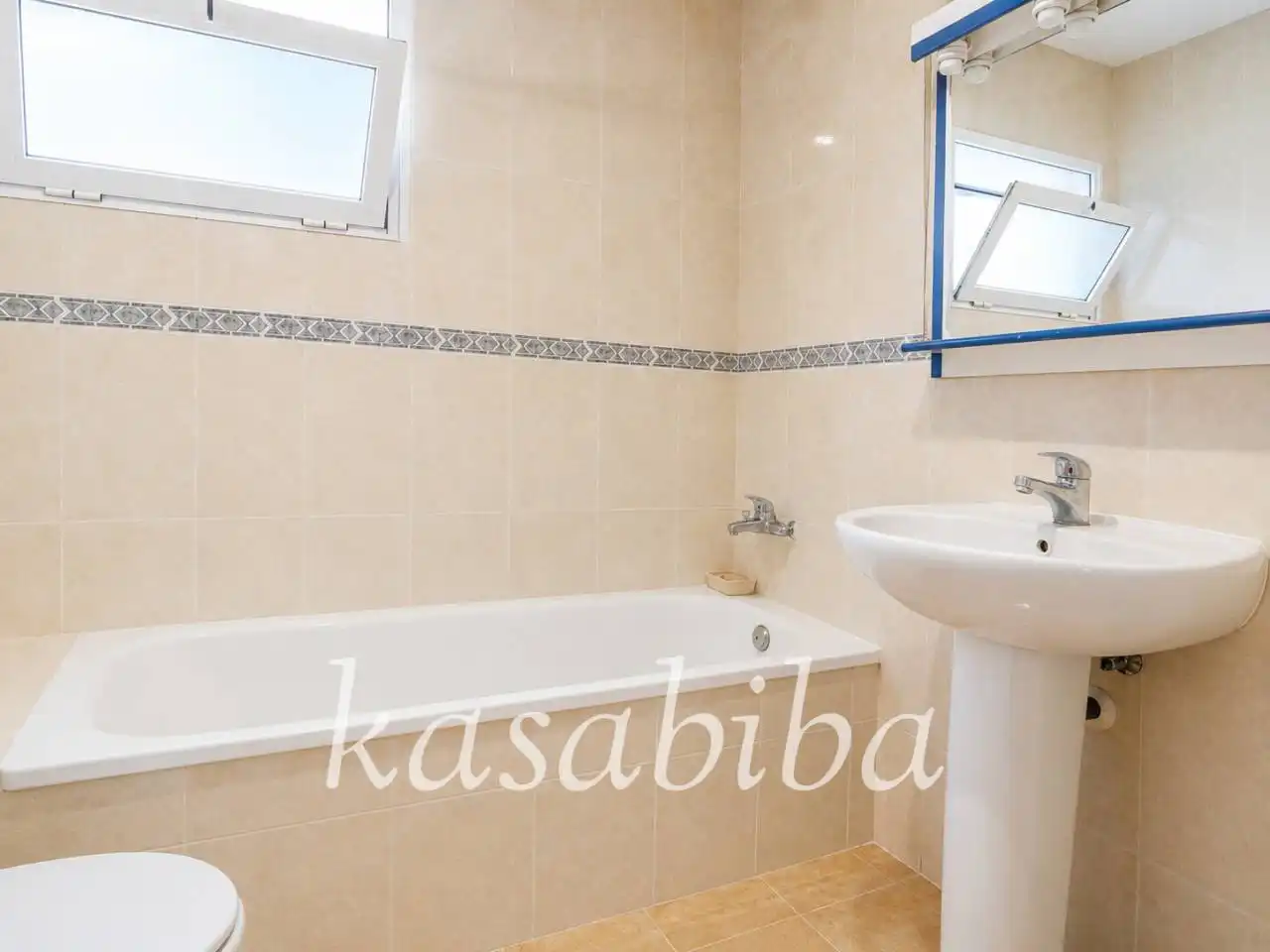 Bathroom of Houses for sale in Godelleta  with Private garden, Terrace and Swimming Pool
