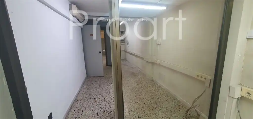 Local en venta en JOAN DE PEGUERA, El Camp de l'Arpa del Clot