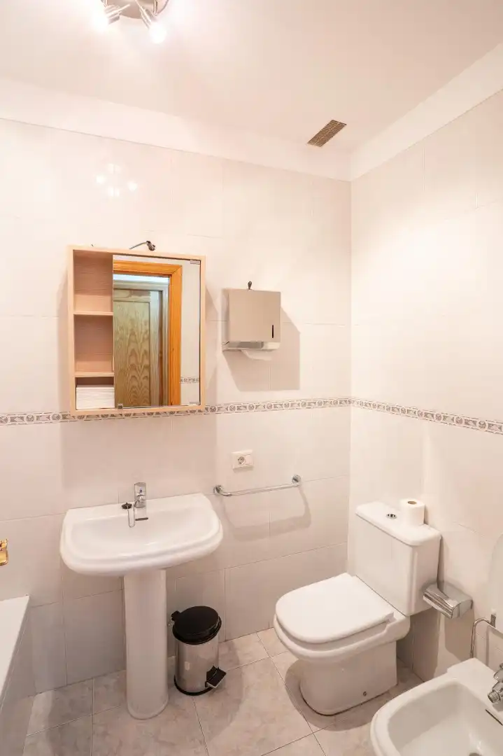 Baño de Edificio en venta en San Cristóbal de la Laguna con Alarma