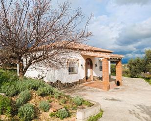 Vista exterior de Casa o xalet de lloguer en Alhaurín de la Torre amb Calefacció, Jardí privat i Terrassa