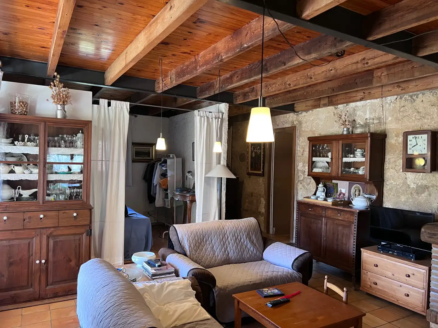 Sala d'estar de Finca rústica en venda en Mieres (Girona) amb Aire condicionat, Jardí privat i Parquet