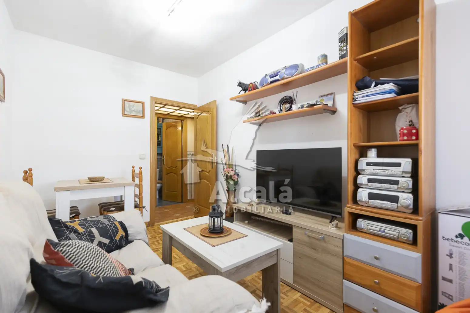 Living room of Flat for sale in Alcalá de Henares  with Air Conditioner, Heating and Terrace