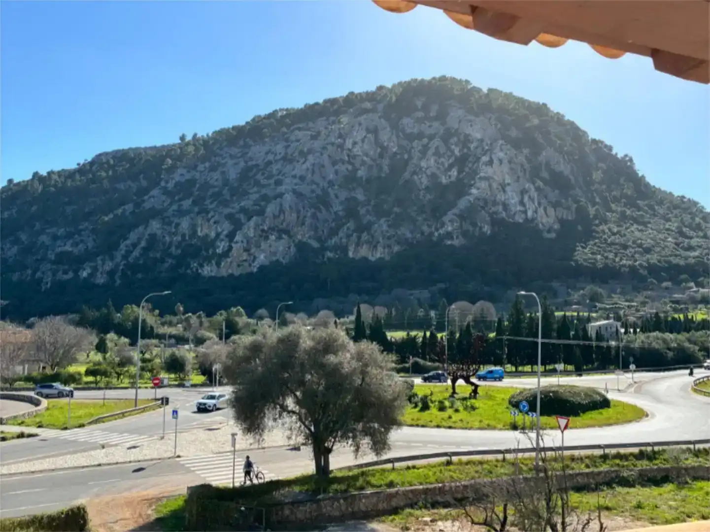 Vista exterior de Pis de lloguer en Pollença amb Aire condicionat i Moblat