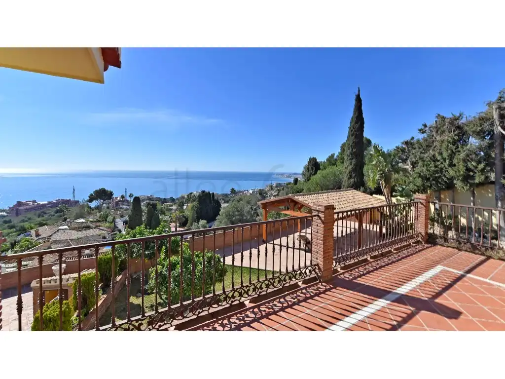 Außenansicht von Haus oder Chalet zum Verkauf in Benalmádena