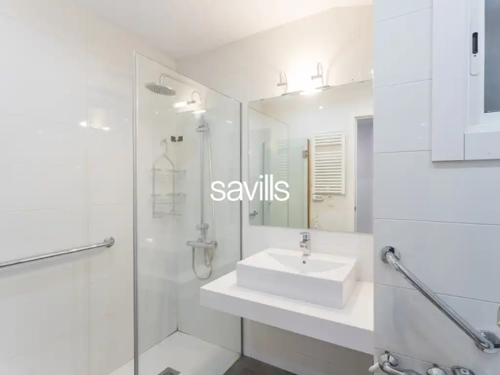 Baño de Apartamento en venta en Barcelona con Aire acondicionado, Amueblado y Balcón