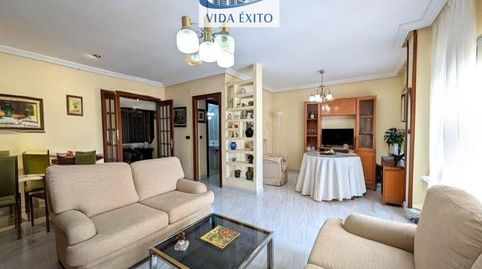 Foto 2 de Piso en venta en Linarejos, Linares