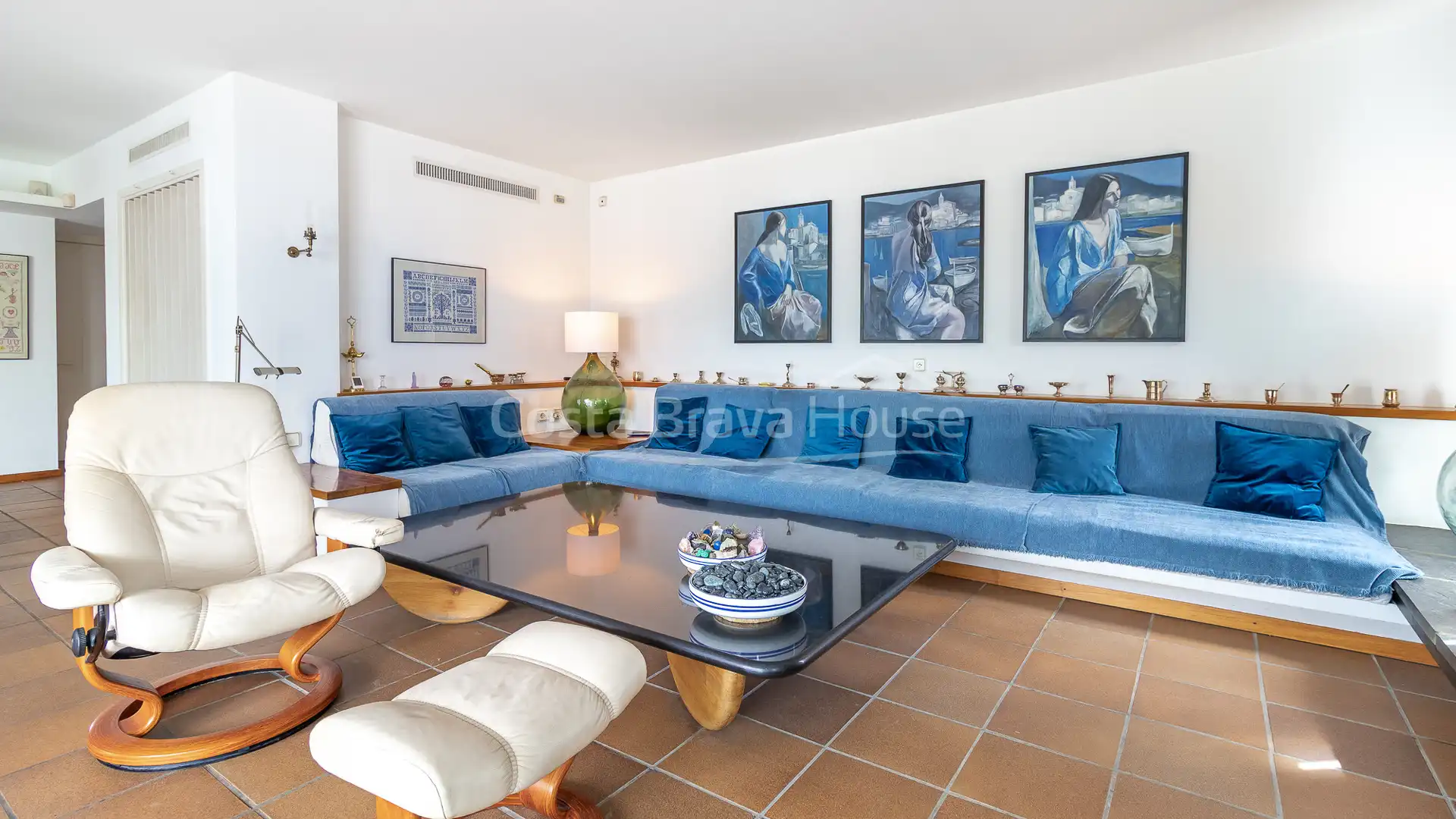 Sala d'estar de Casa o xalet en venda en Cadaqués amb Aire condicionat, Calefacció i Jardí privat