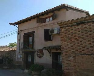 Vista exterior de Casa adosada en venda en El Grado