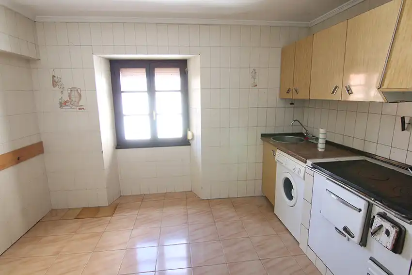 Cuina de Casa o xalet en venda en Asparrena amb Moblat i Balcó